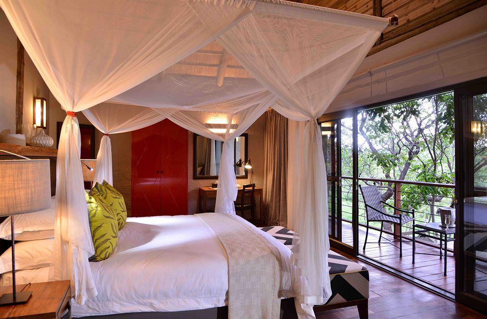 Victoria Falls Safari Suites Exterior foto