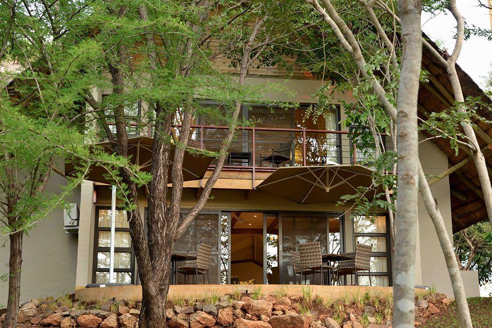 Victoria Falls Safari Suites Exterior foto