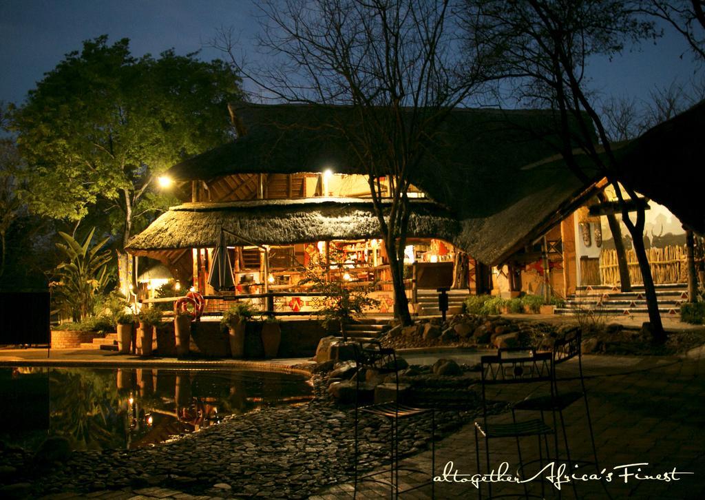 Victoria Falls Safari Suites Exterior foto