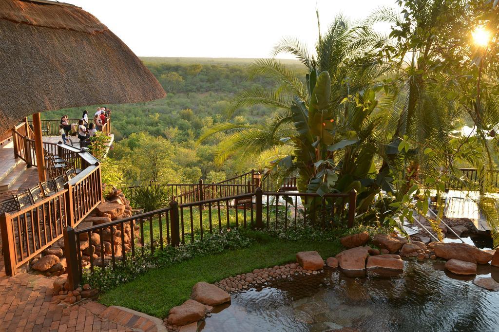 Victoria Falls Safari Suites Exterior foto