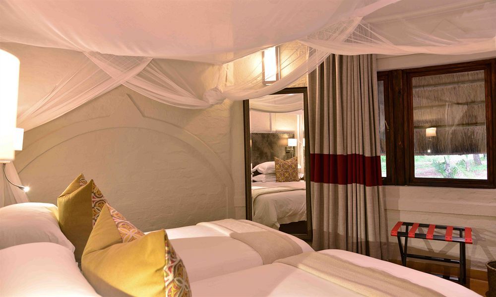 Victoria Falls Safari Suites Exterior foto